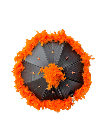 Sombrilla de plumas negras y naranjas (Halloween)
