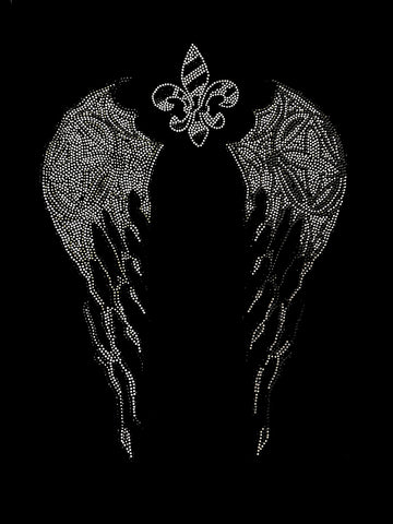 Camiseta con pedrería de flor de lis con alas de ángel