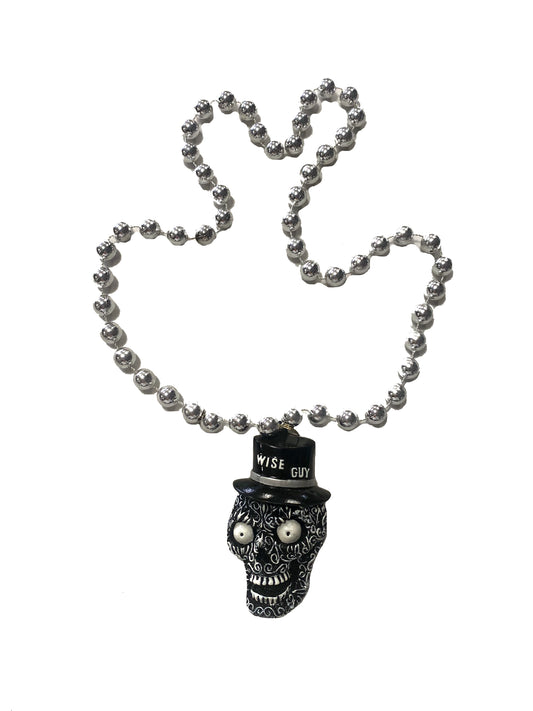 Medallón de calavera Día de Muertos de Wise Guy en cuenta de plata especializada