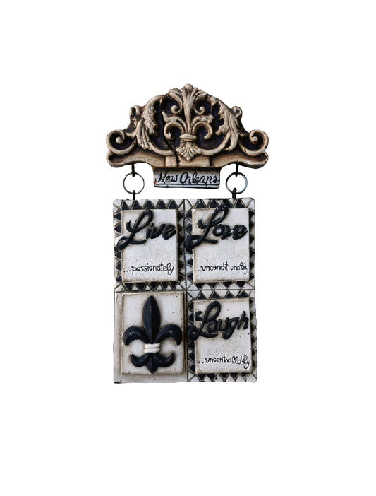 Plaque « Vis, Ris, Aime NOLA »