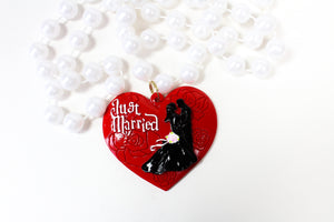 Just Married Heart Shaped Medallion Bead