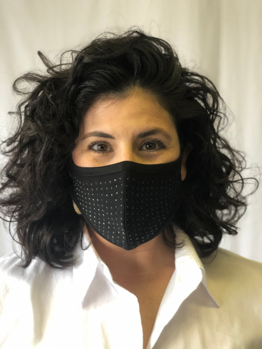 Masque noir clouté