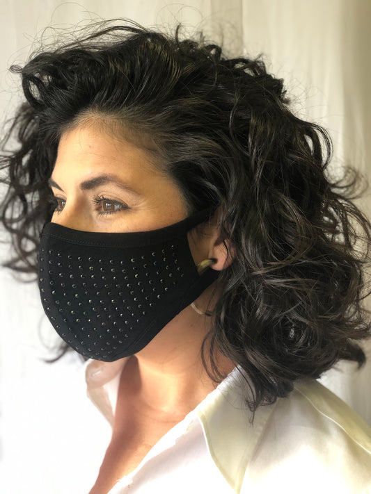 Masque noir clouté