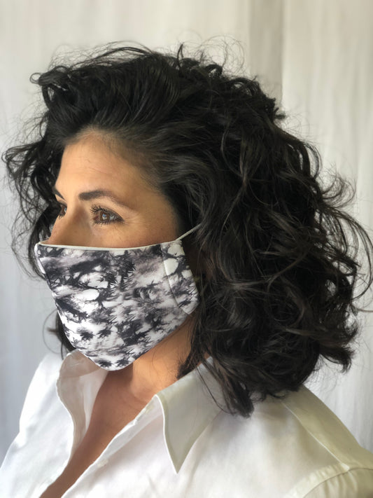 Masque en tissu tie-dye gris et blanc